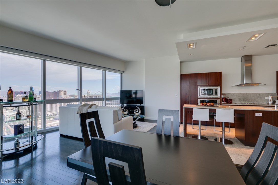 4471 Dean Martin Drive 3900