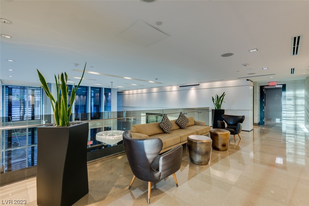 4471 Dean Martin Drive 3900