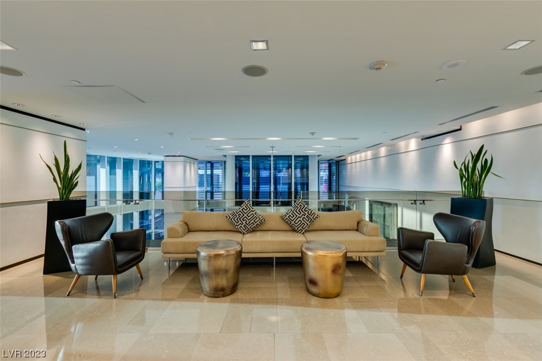 4471 Dean Martin Drive 3900