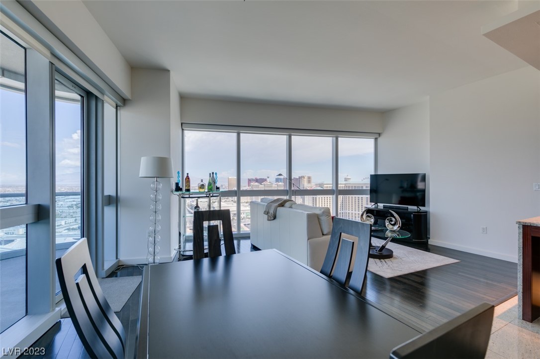 4471 Dean Martin Drive 3900