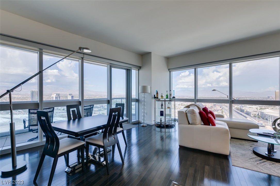 4471 Dean Martin Drive 3900