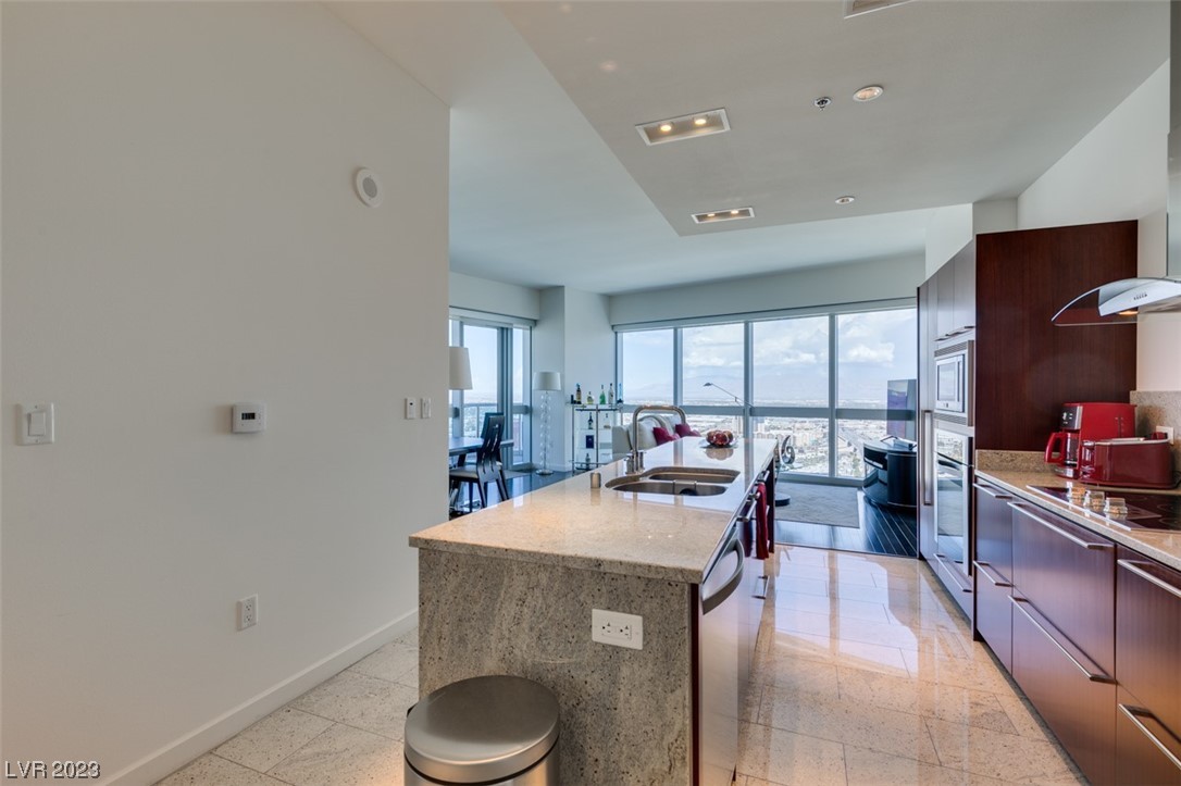 4471 Dean Martin Drive 3900