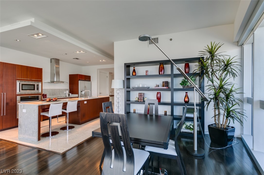 4471 Dean Martin Drive 3900