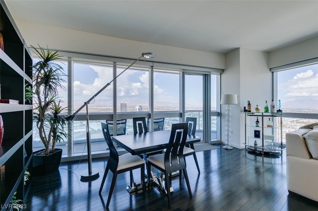 4471 Dean Martin Drive 3900