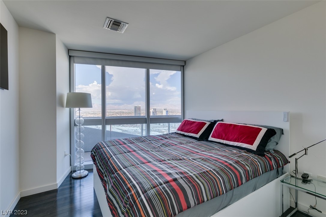 4471 Dean Martin Drive 3900