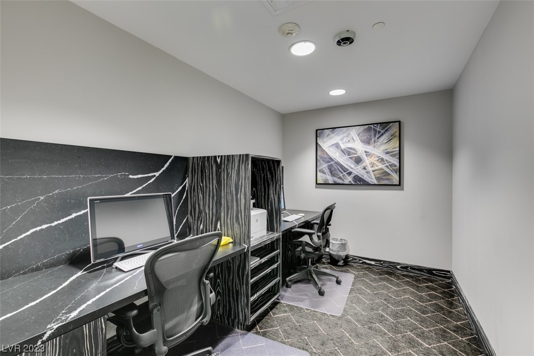 4471 Dean Martin Drive 3900