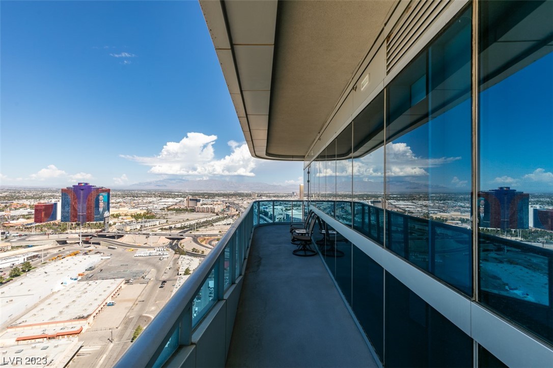 4471 Dean Martin Drive 3900