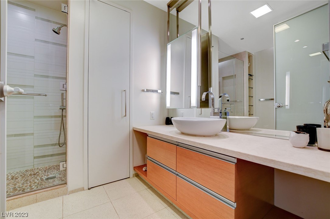 3726 Las Vegas Boulevard 1010