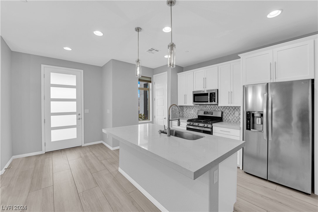 11665 Redwood Mountain Avenue