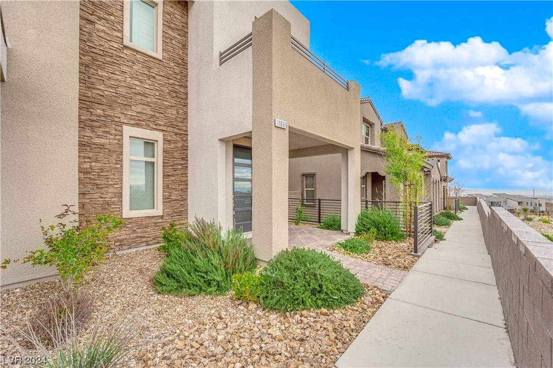 11665 Redwood Mountain Avenue