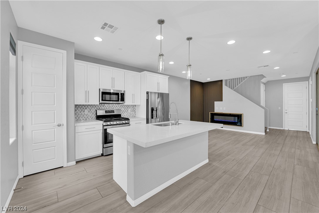 11665 Redwood Mountain Avenue