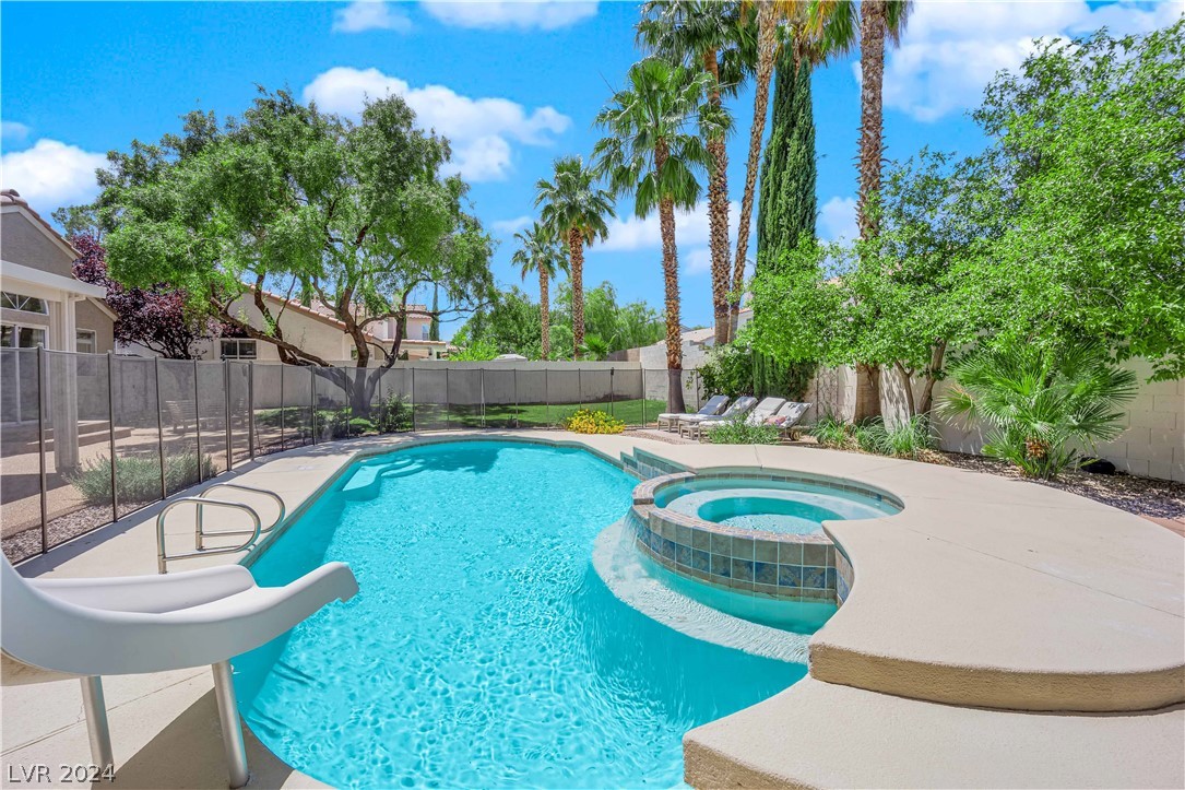 8112 Tropic Isle Circle