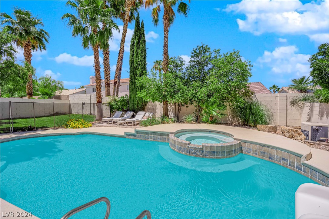 8112 Tropic Isle Circle