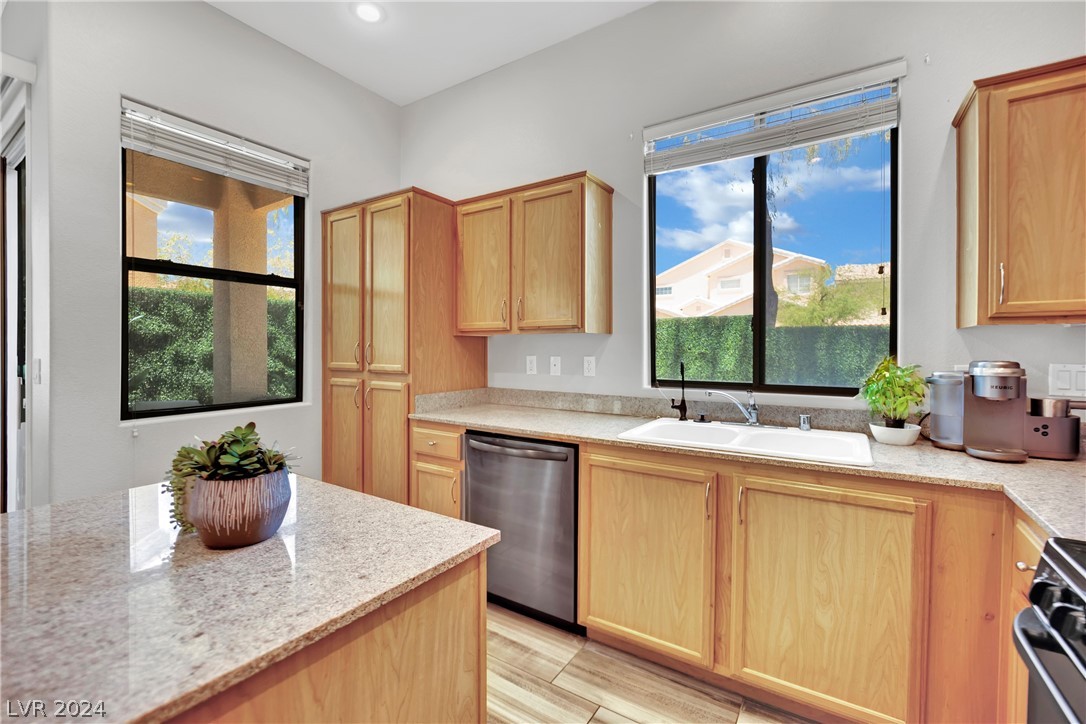 9000 High Horizon Avenue