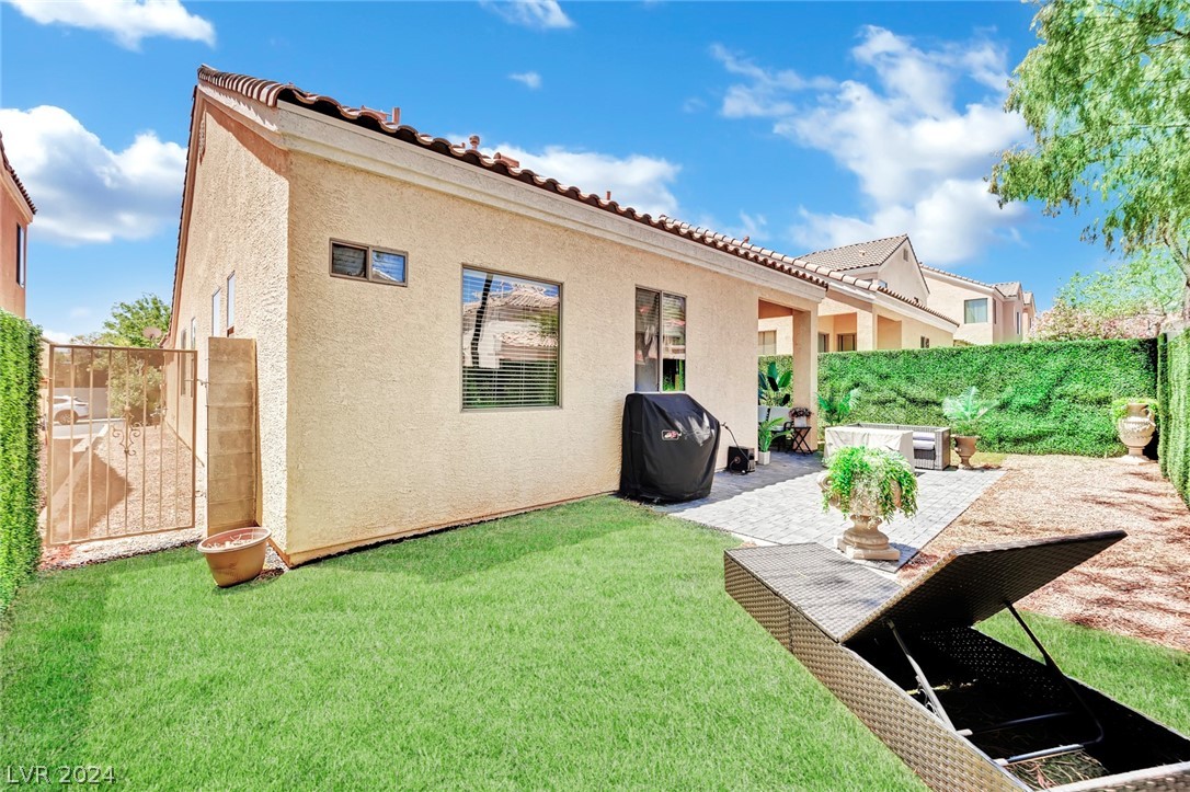 9000 High Horizon Avenue