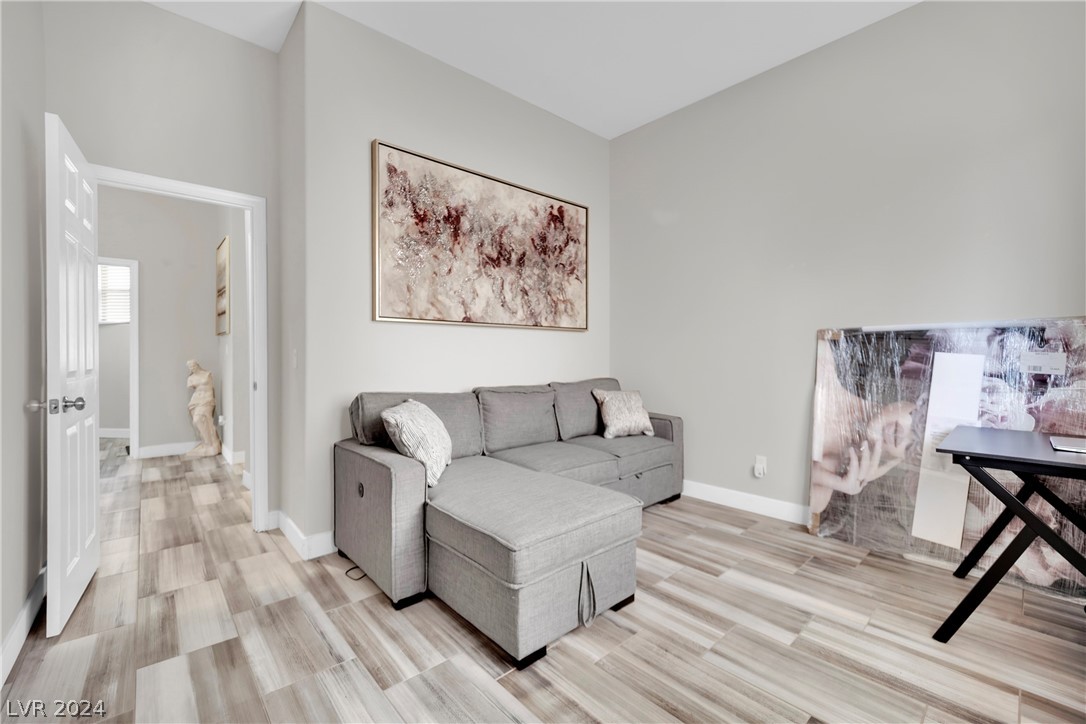 9000 High Horizon Avenue