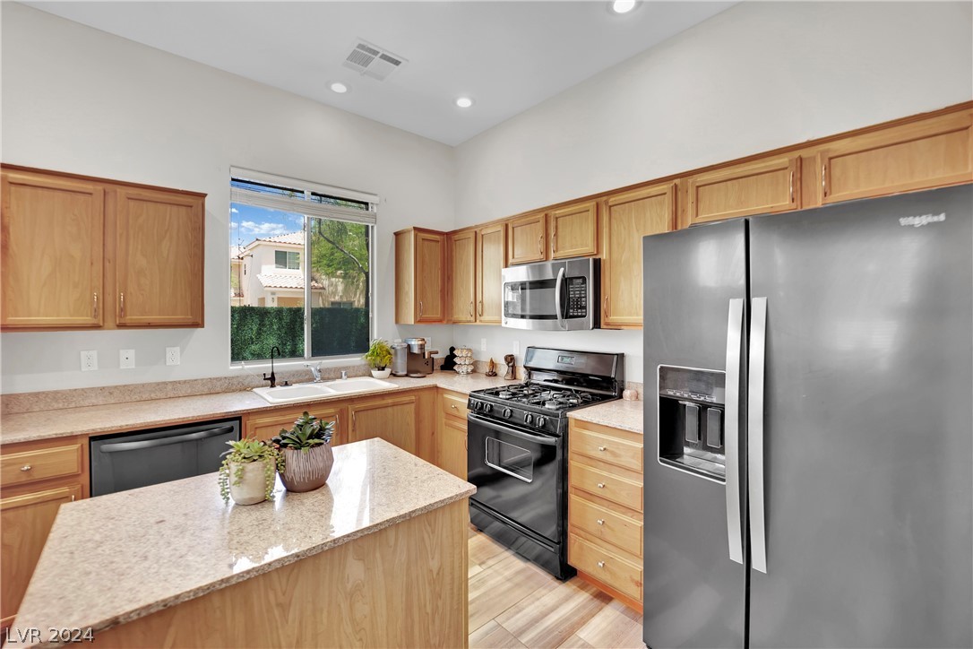 9000 High Horizon Avenue