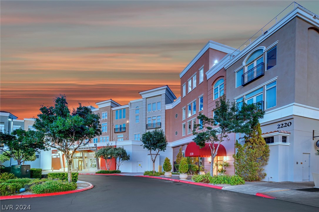 2220 Village Walk Drive 3224