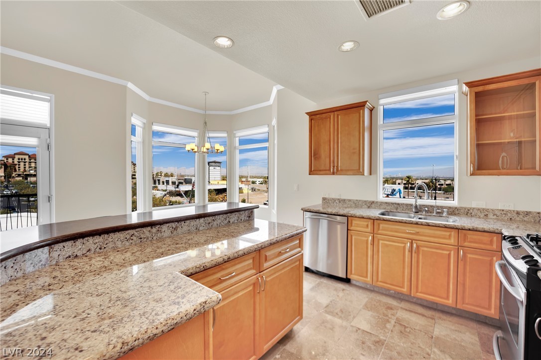 2220 Village Walk Drive 3224