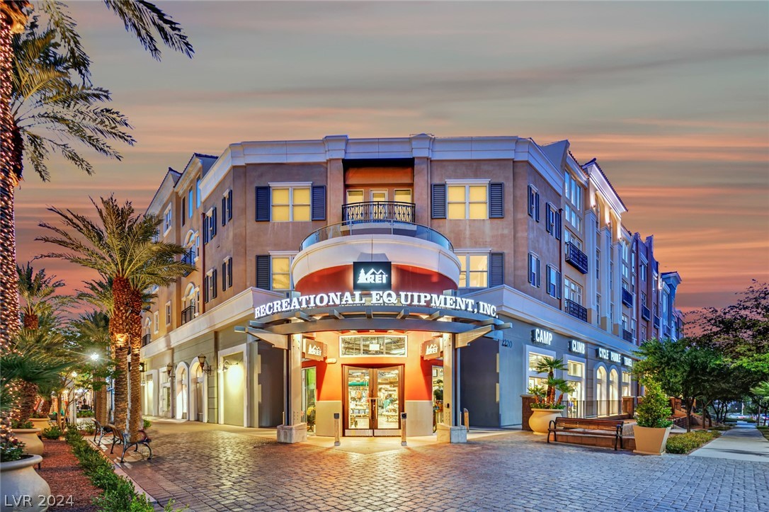 2220 Village Walk Drive 3224