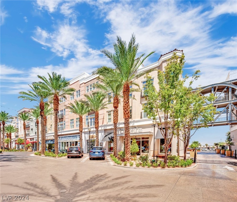 2220 Village Walk Drive 3224