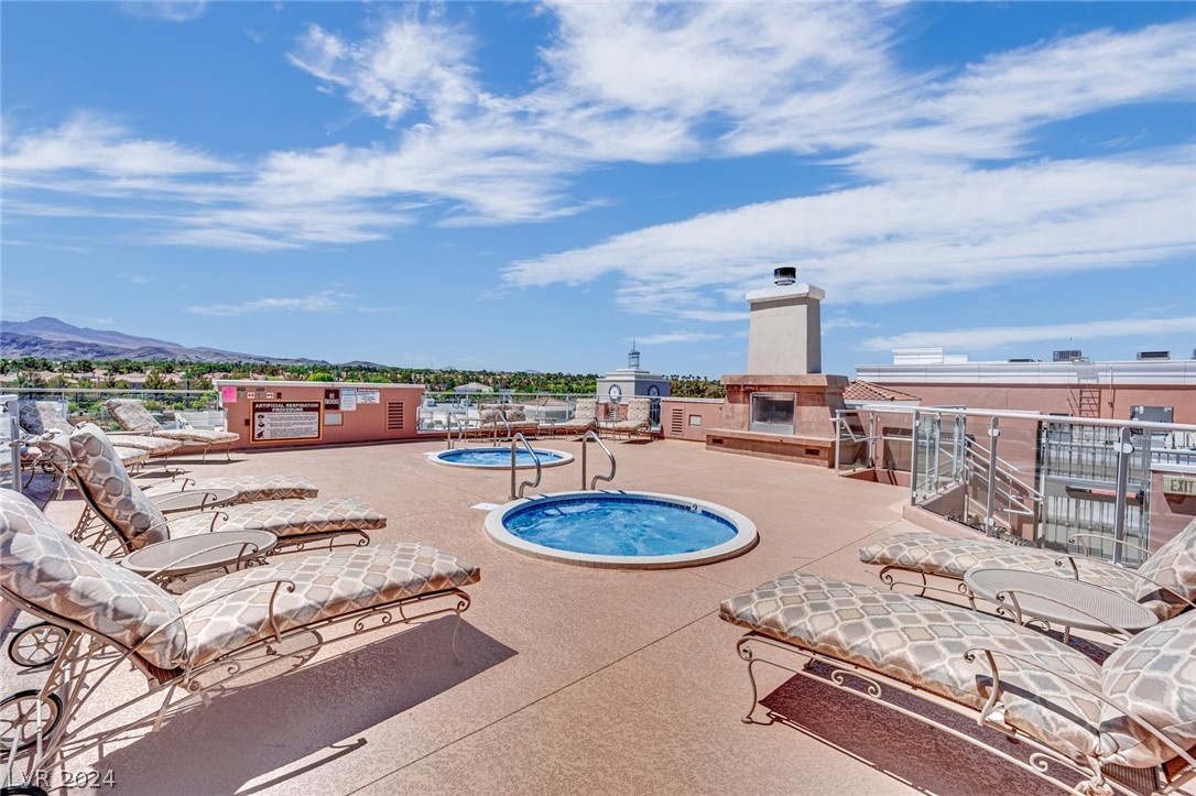 2220 Village Walk Drive 3224