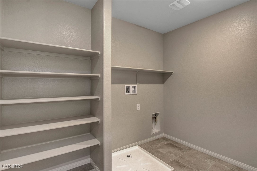 10269 Crimson Meadow Avenue