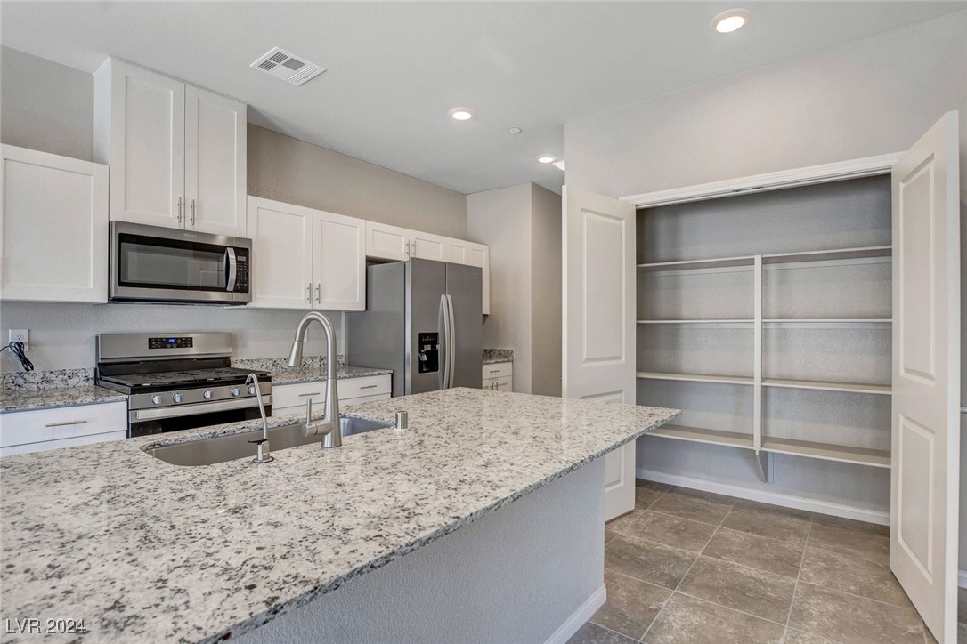 10269 Crimson Meadow Avenue