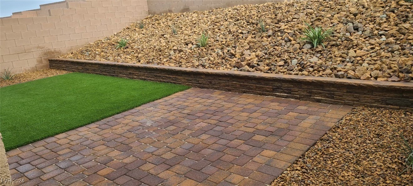 10269 Crimson Meadow Avenue