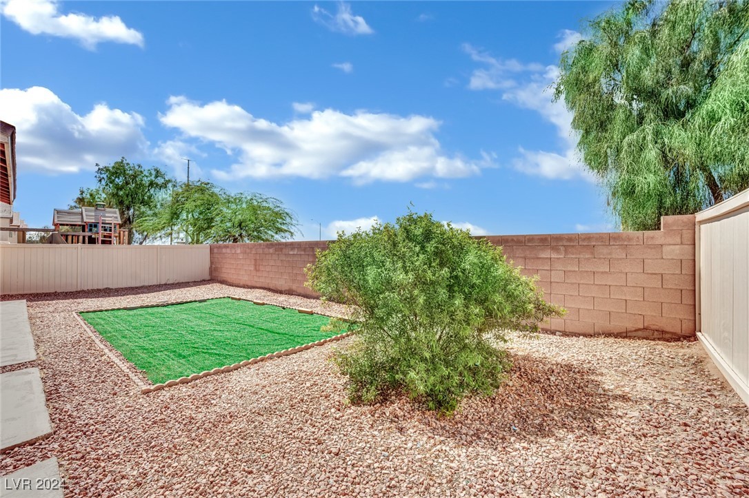 6125 Glenborough Street