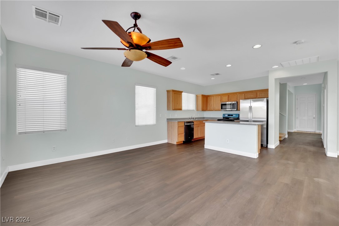 6125 Glenborough Street