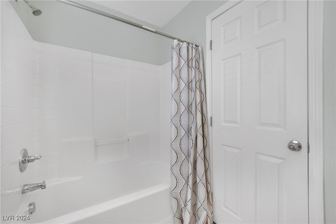 6125 Glenborough Street