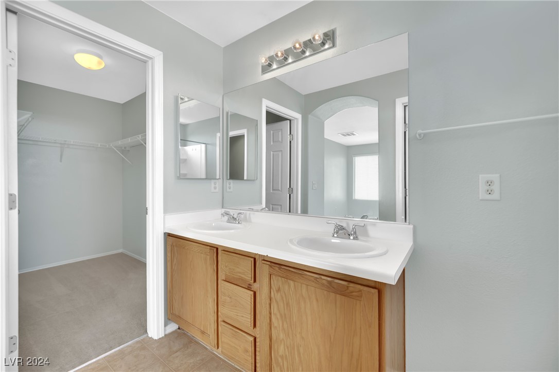 6125 Glenborough Street