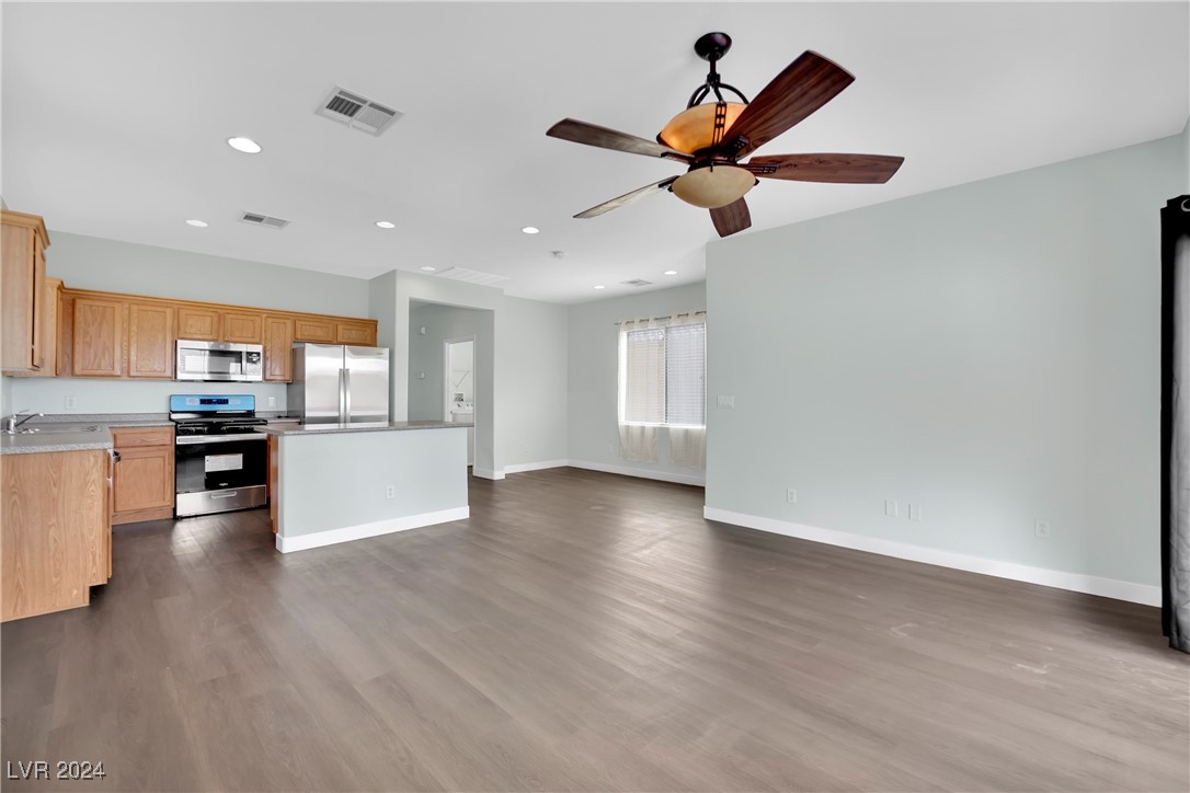 6125 Glenborough Street