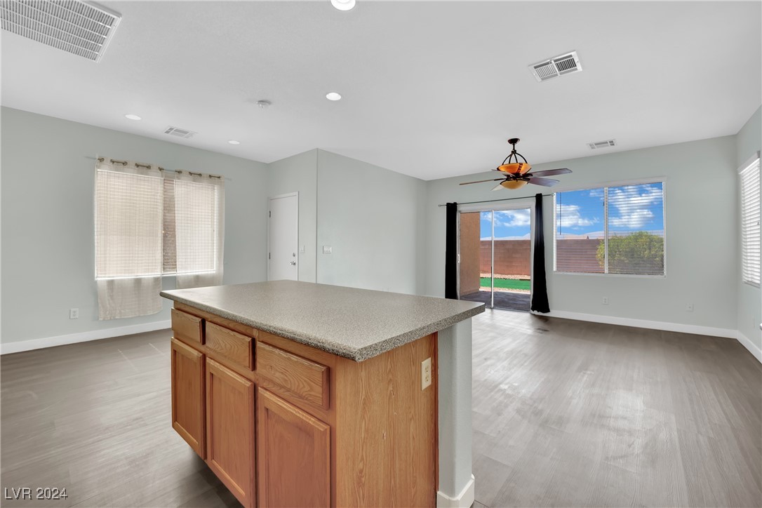 6125 Glenborough Street