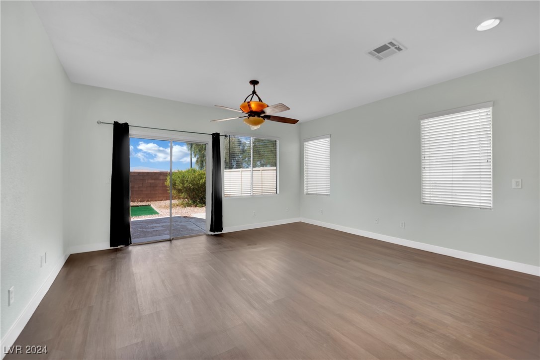 6125 Glenborough Street