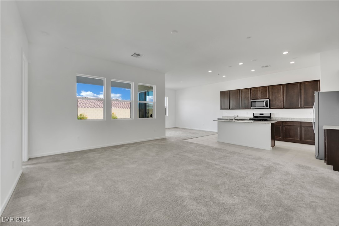 9022 Skye Treeline Street