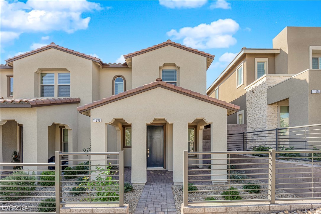 11692 Hamilton Lake Avenue