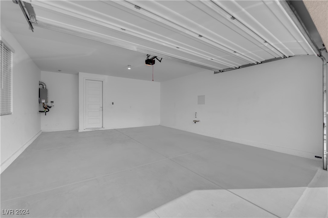 11692 Hamilton Lake Avenue