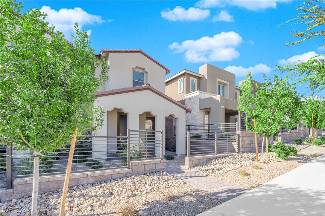 11692 Hamilton Lake Avenue