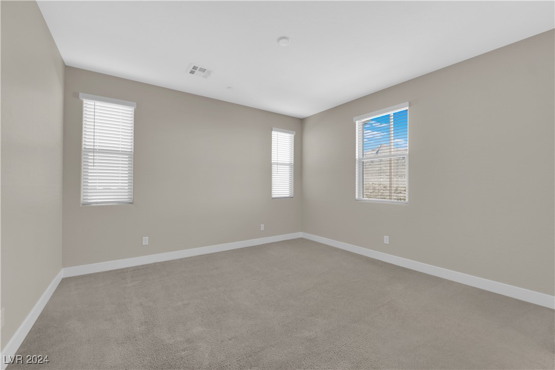 11692 Hamilton Lake Avenue