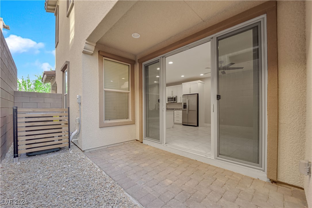 11692 Hamilton Lake Avenue