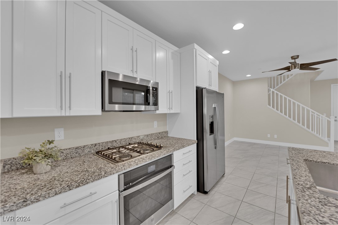 11692 Hamilton Lake Avenue