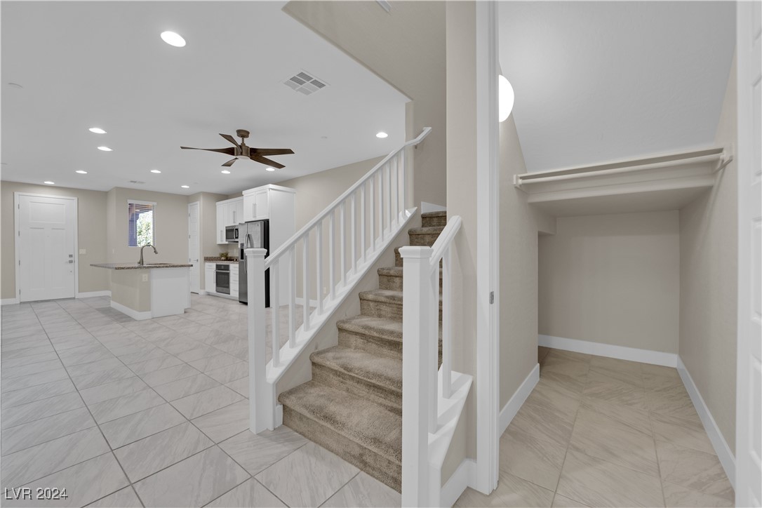 11692 Hamilton Lake Avenue