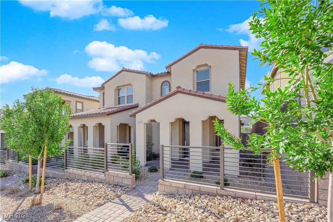 11692 Hamilton Lake Avenue