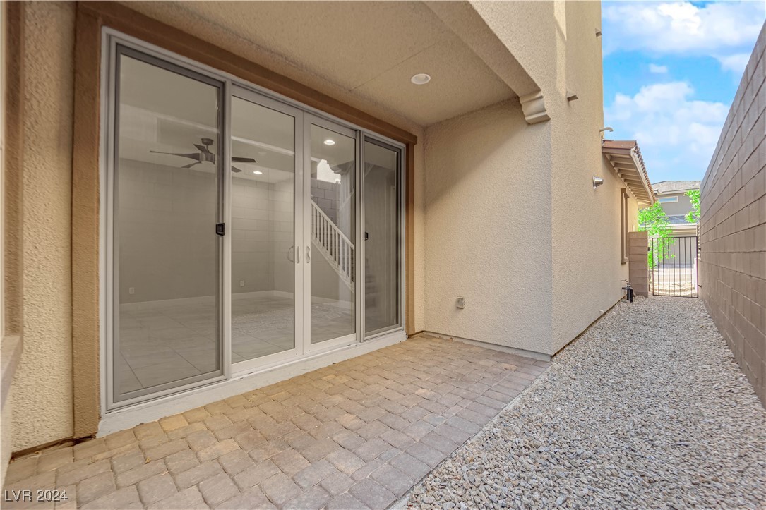 11692 Hamilton Lake Avenue