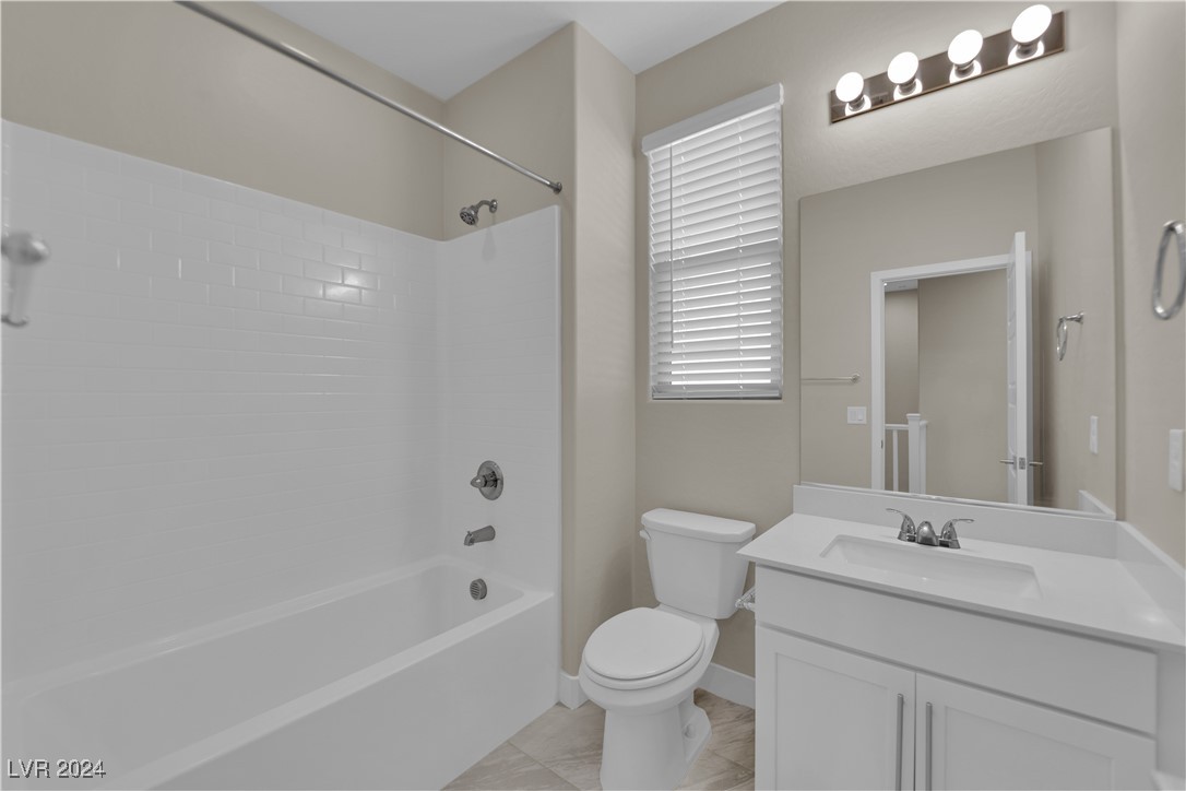 11692 Hamilton Lake Avenue