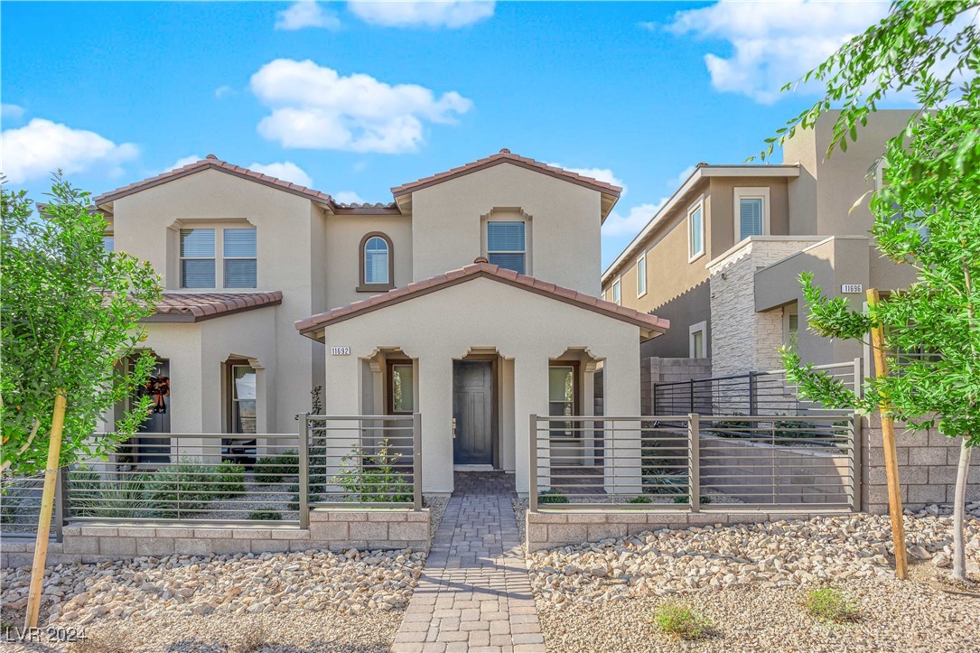 11692 Hamilton Lake Avenue