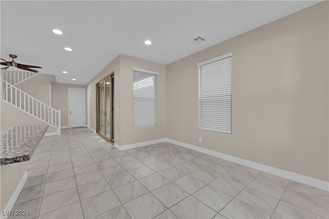 11692 Hamilton Lake Avenue