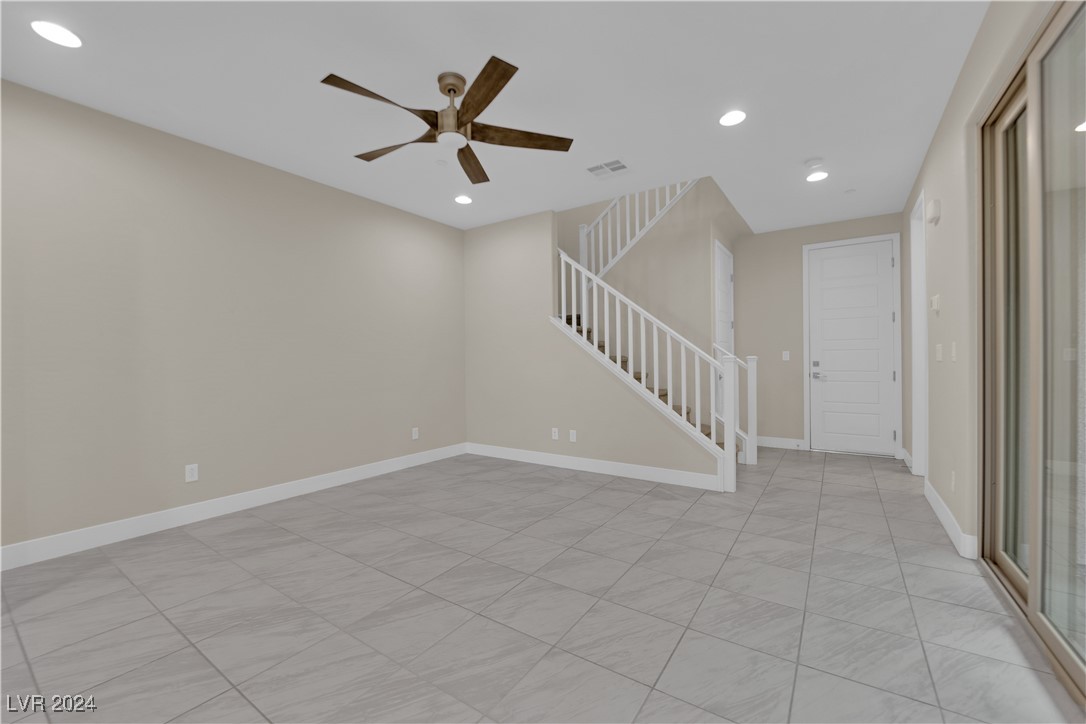 11692 Hamilton Lake Avenue